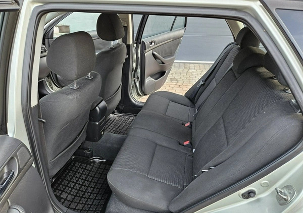 Toyota Avensis cena 9999 przebieg: 320000, rok produkcji 2005 z Łochów małe 106